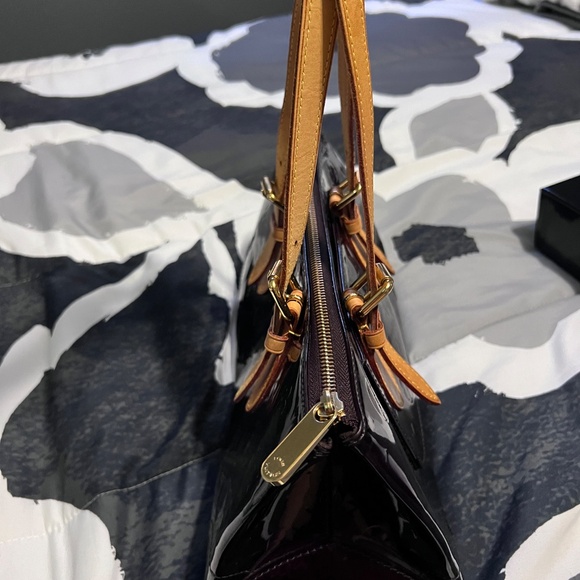 LOUIS VUITTON VERNIS ROSEWOOD SHOULDER BAG - Picture 5 of 8